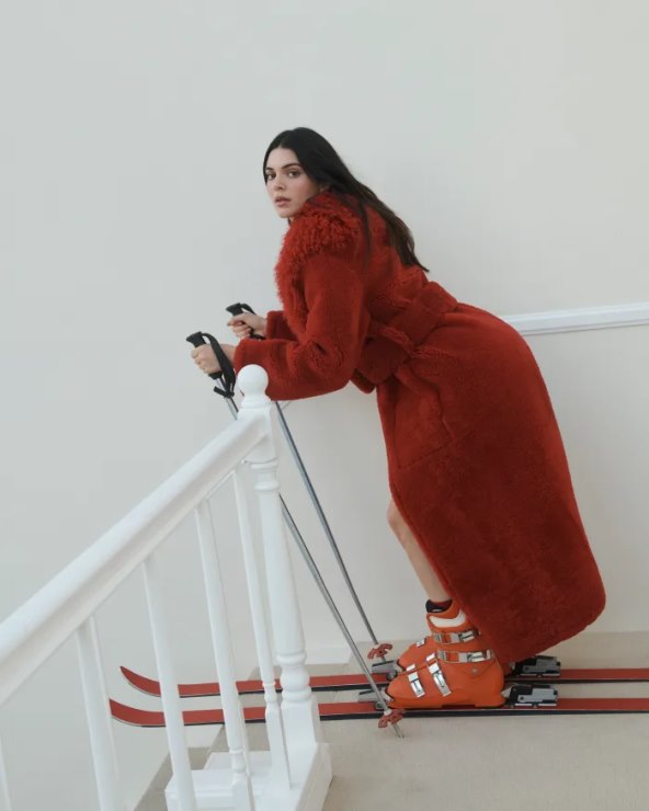 Kendall Jenner zaštitno lice Jacquemus blagdanske kampanje zima 2023