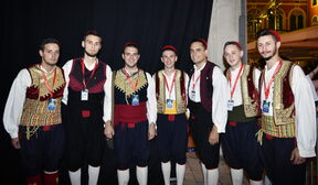 SUZA SUZU STIŽE Mladen Grdović na pozornici Splitskog festivala nije mogao prestati plakati