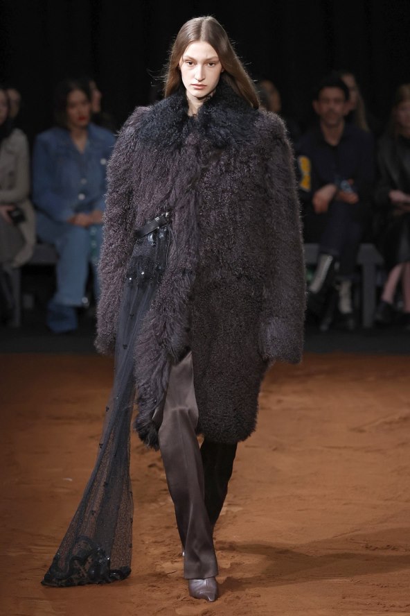 16Arlington AW23