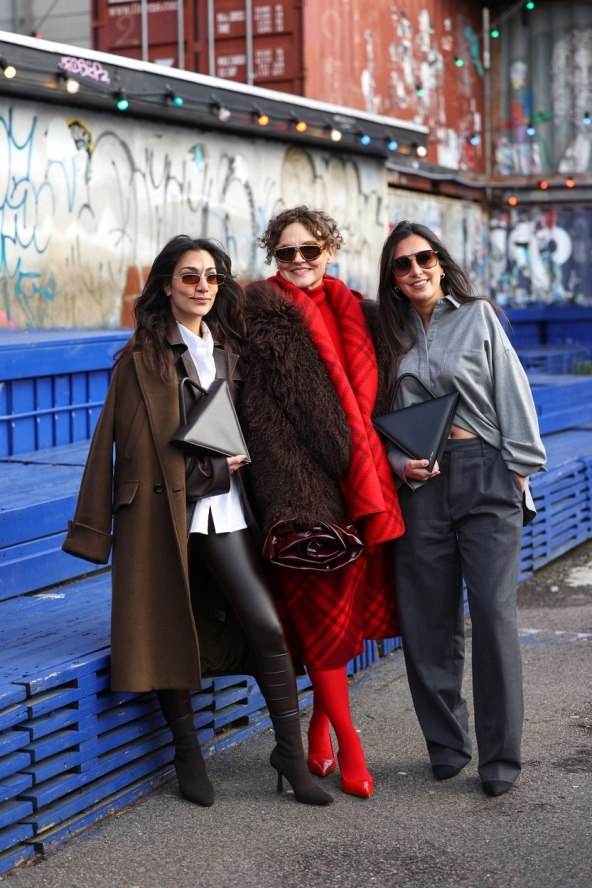 Kako nositi crvenu boju street style