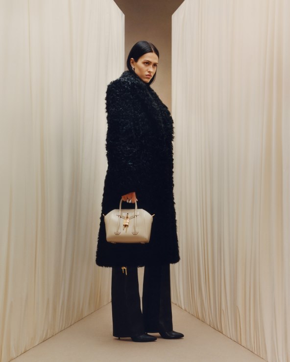 Givenchy elegantna blagdanska kolekcija 2023