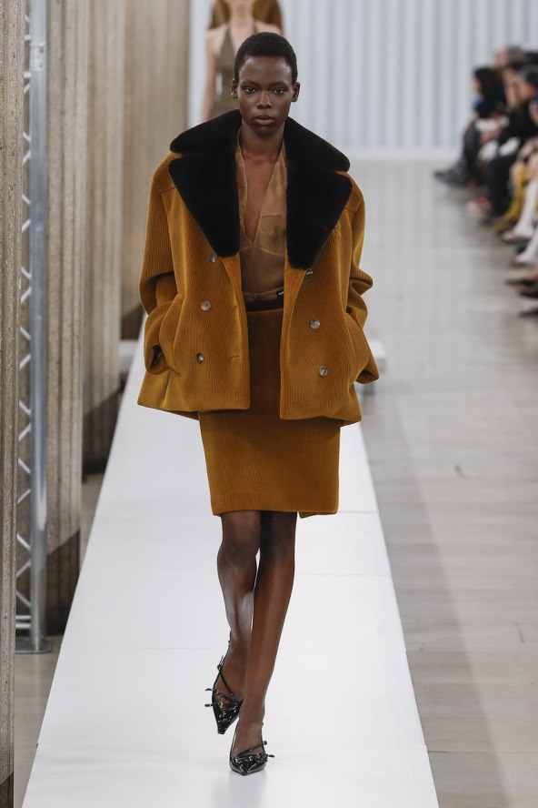 Pencil suknje u trendu za 2024