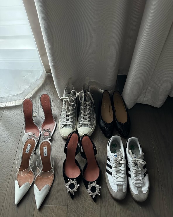 10 inspo outfita s bijelim tenisicama