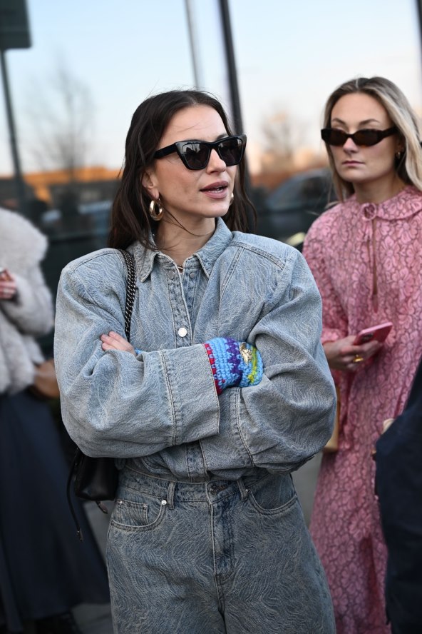 Street style inspiracija kako nositi traper od glave do pete
