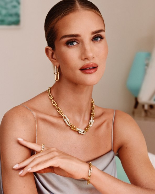 Tiffany & Co blagdanska kampanja 2023 zaštitno lice Rosie Huntington-Whiteley