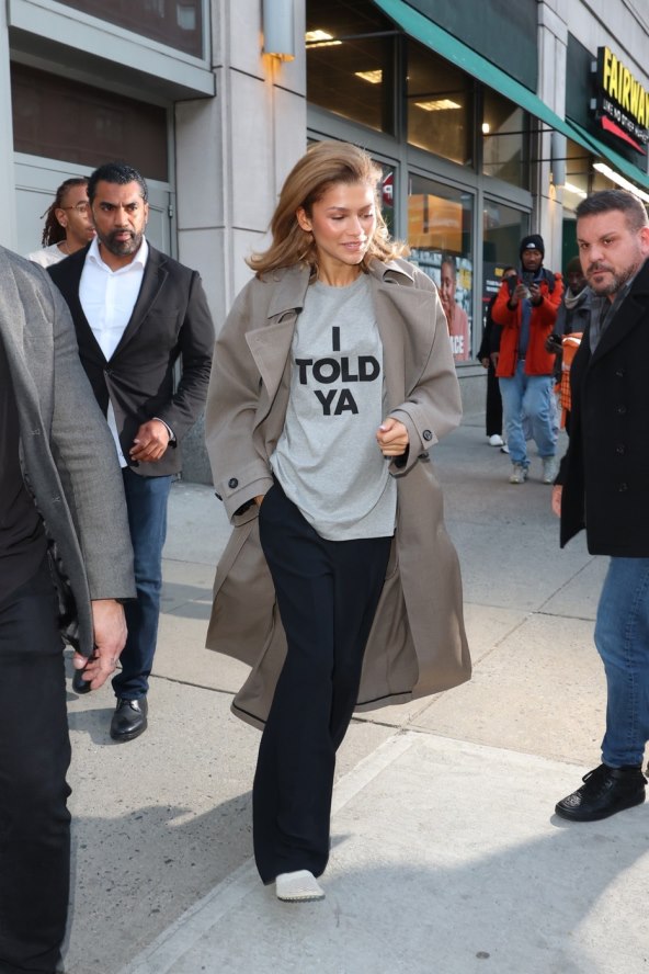 Zendaya nosi majicu s natpisom I Told Ya koju svi žele