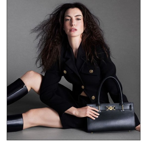 Anne Hathaway i Cillian Murphy su zvijezde nove kampanje Versace Icons