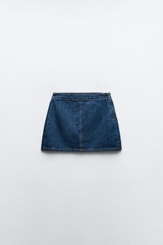 Kako nositi mini traper suknju u proljeće i ljeto 2024