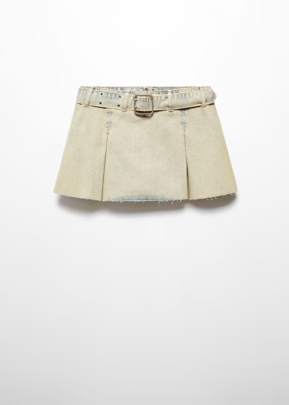 Kako nositi mini traper suknju u proljeće i ljeto 2024