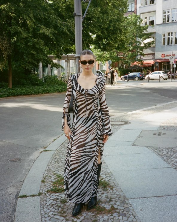Kako nositi zebra uzorak u modnim kombinacijama za ljeto 2024