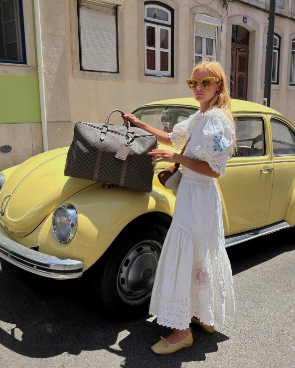 Bijela maksi suknja je modni trend za ljeto 2024