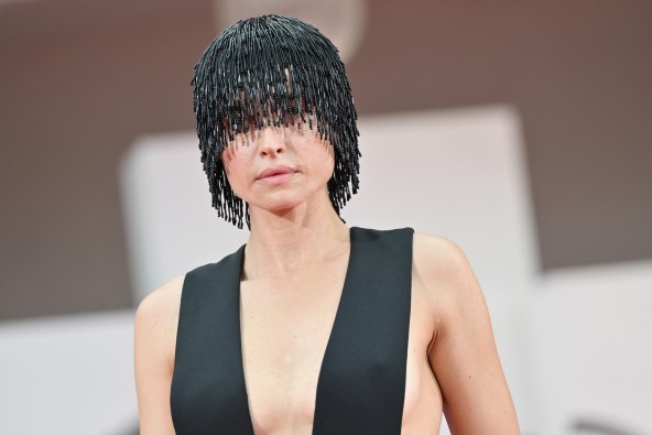 Kasia Smutniak u Veneciji oduševila total black modom
