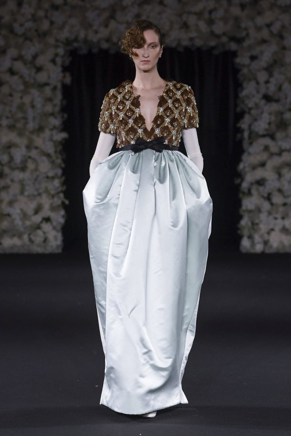  Donosimo pregled najatraktivnijih lookova s Tjedna mode u Londonu za proljeće 2025