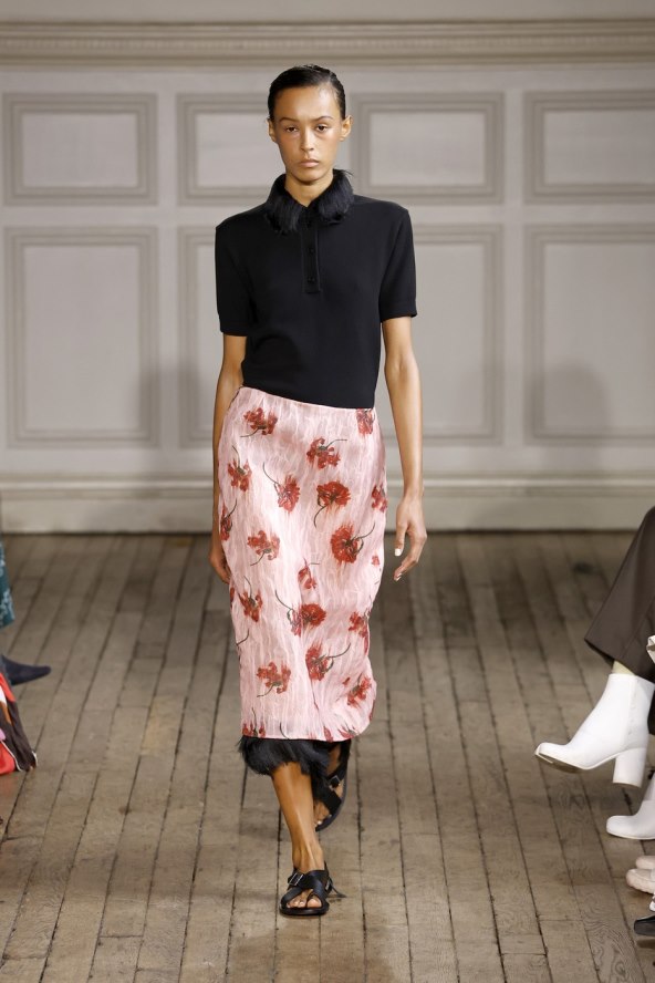  Donosimo pregled najatraktivnijih lookova s Tjedna mode u Londonu za proljeće 2025