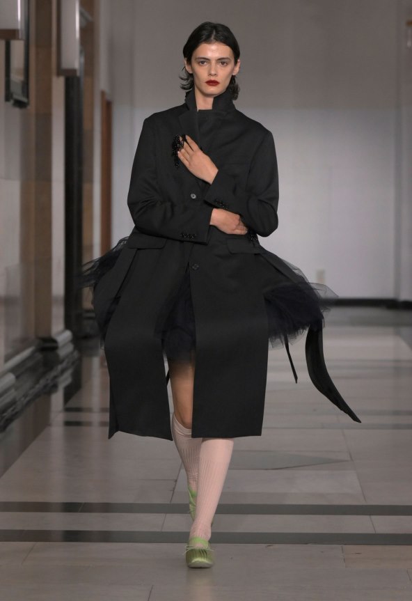  Donosimo pregled najatraktivnijih lookova s Tjedna mode u Londonu za proljeće 2025