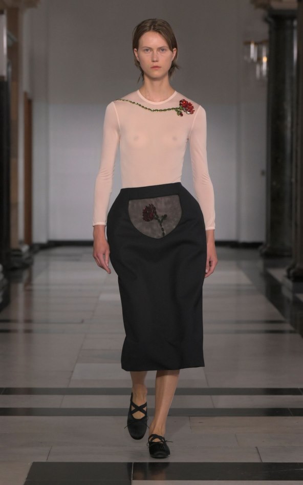  Donosimo pregled najatraktivnijih lookova s Tjedna mode u Londonu za proljeće 2025