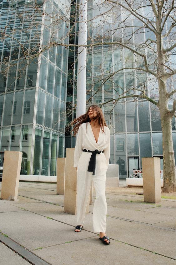 Ovog proljeća nosimo trendi kombinezon nalik modelu Rosie Huntington-Whiteley