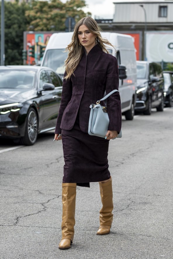 Burgundy boja street style Milano 2024