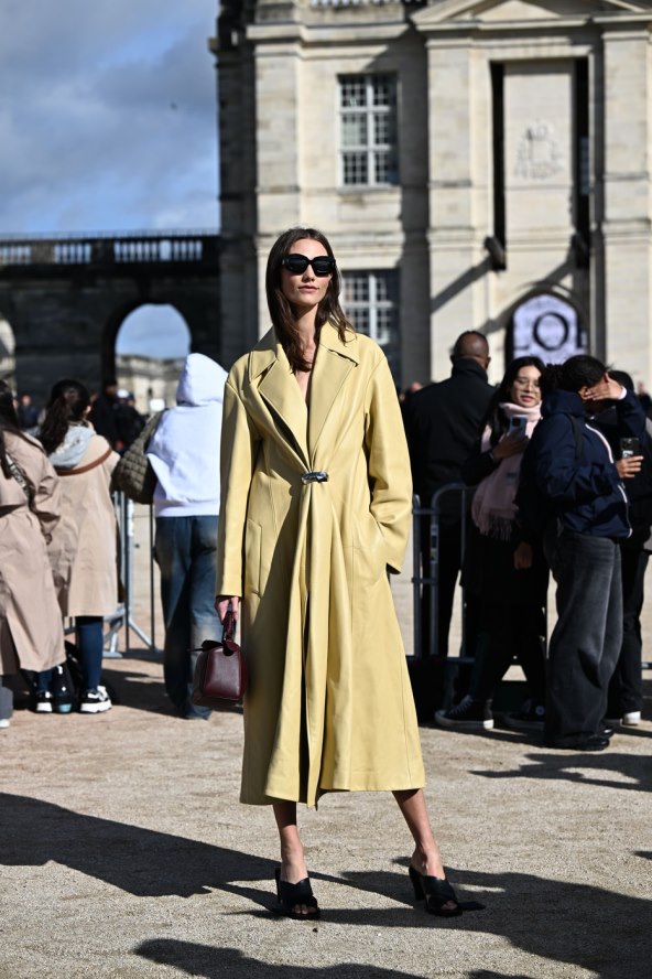 Street style mode s ulica Pariza za jesen 2024