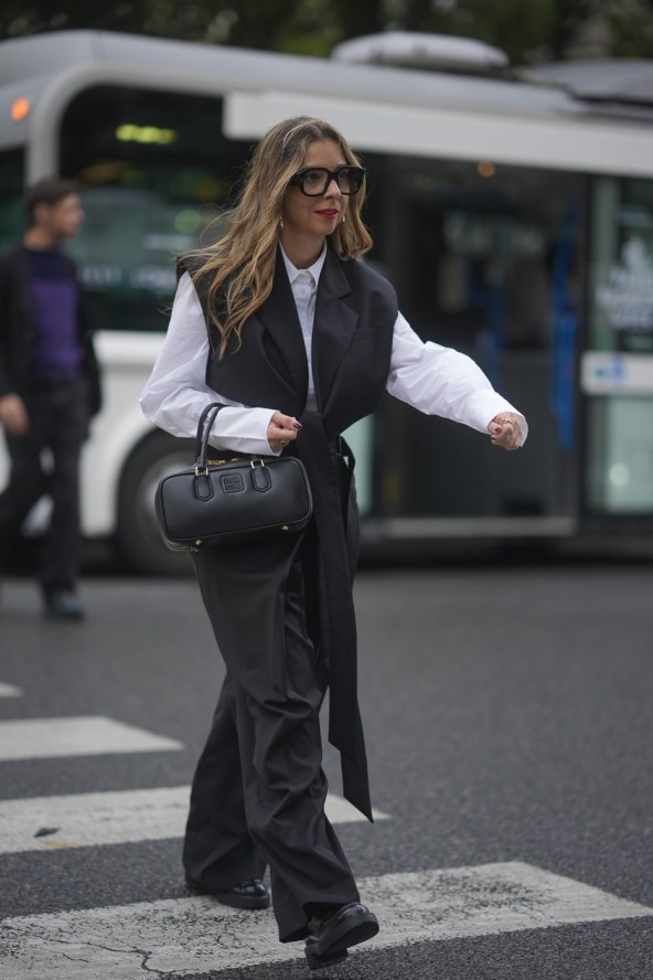 Street style mode s ulica Pariza za jesen 2024