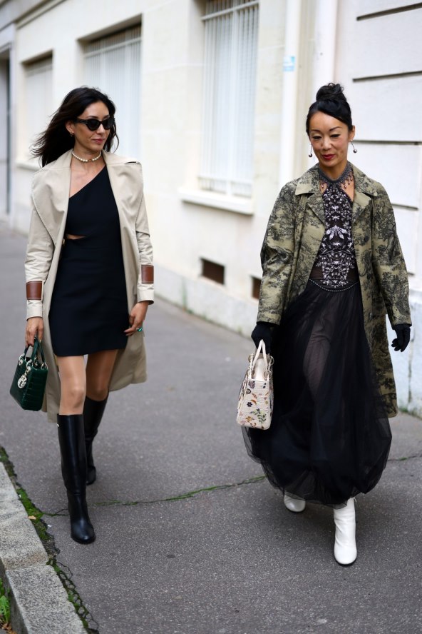 Street style mode s ulica Pariza za jesen 2024