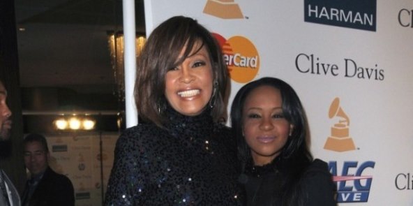 Sin i kći Whitney Houston završili skupa u krevetu