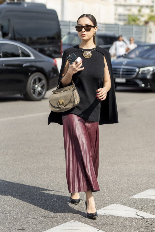 Burgundy boja street style Milano 2024