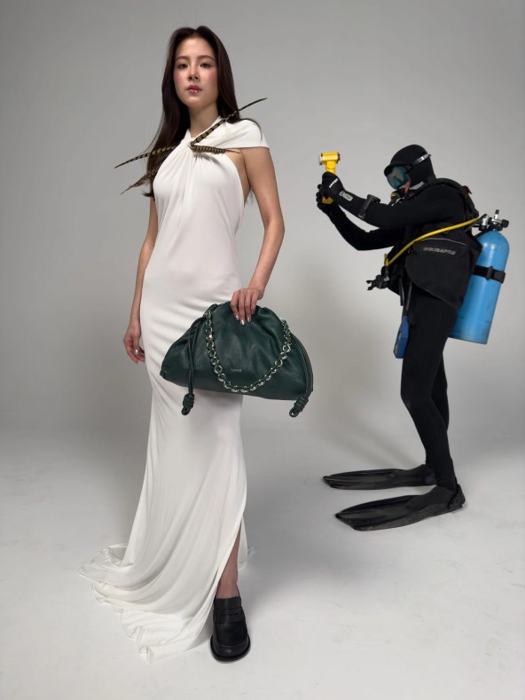 Ayo Edebiri i Drew Starkey dio su modne kampanje modne kuće Loewe za proljeće 2025