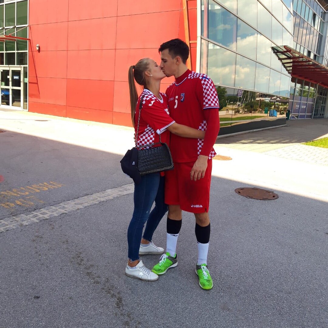 Love & miss you   @__miraha__ #alwaysbymyside (1).jpg