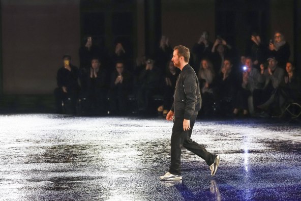 Saint Laurent u Parizu predstavio ženstvenu kolekciju za proljeće 2025