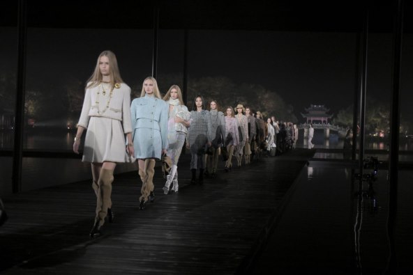 Chanel održao reviju na kineskom jezeru