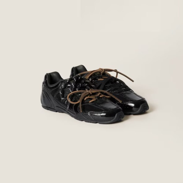 Miu Miu x New Balance su jedne od najpopularnijih tenisica na svijetu