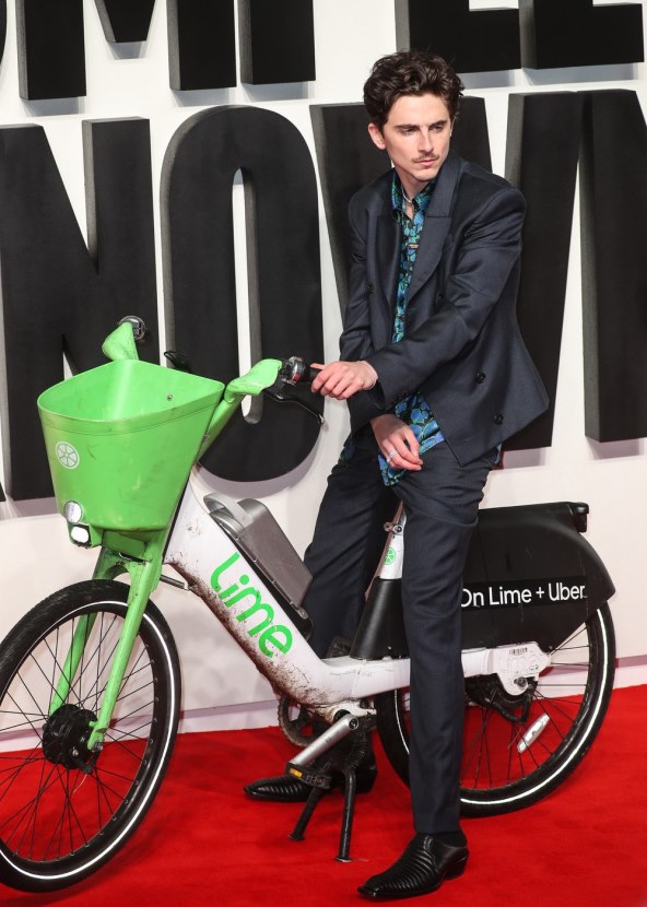 Timothee Chalamet modni stil s premijera filma A Complete Unknown