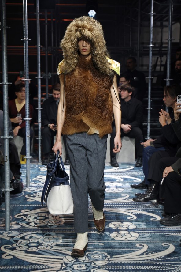 Prada modna revija muške mode za jesen 2025