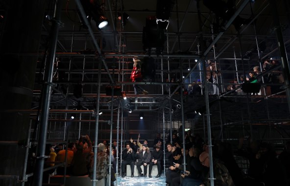 Prada modna revija muške mode za jesen 2025