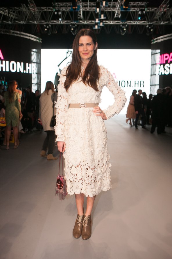 Veselim bojama Severina najavila proljeće