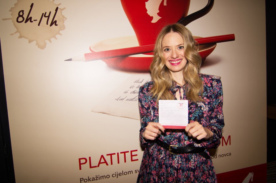 Jelena Veljača i Andrea Andrassy na neobičan način platile kavu