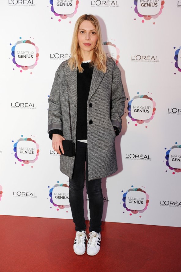 Ecija Ivušić zavodi u retro haljini