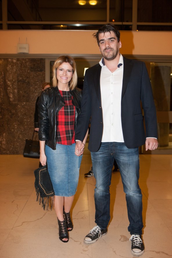 Jelena Rozga zablistala u seksi haljini s prorezom