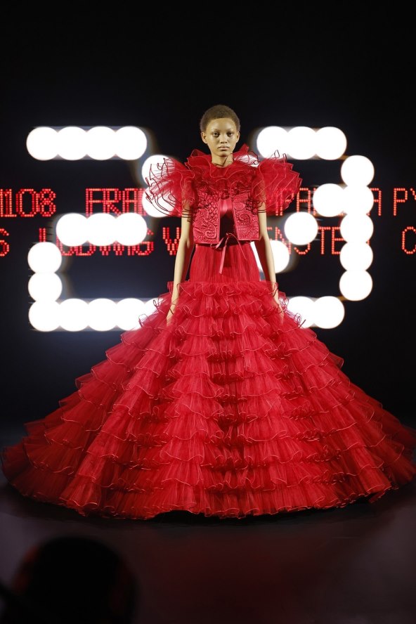 Alessandro Michele za Valentino priredio spektakl visoke mode