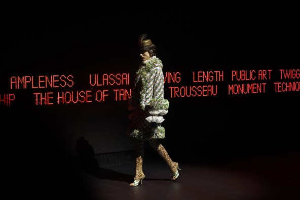 Alessandro Michele za Valentino priredio spektakl visoke mode
