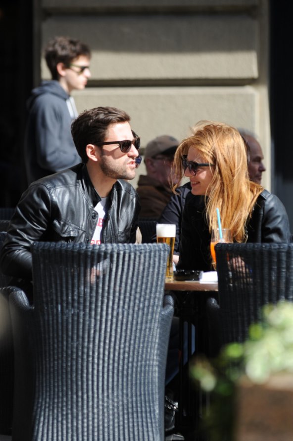 Više se ne skrivaju: Vrući poljupci Nataše Janjić i dečka Marka