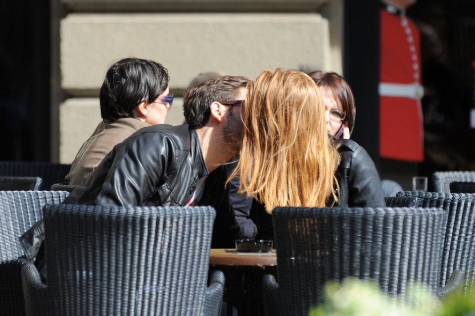 Više se ne skrivaju: Vrući poljupci Nataše Janjić i dečka Marka