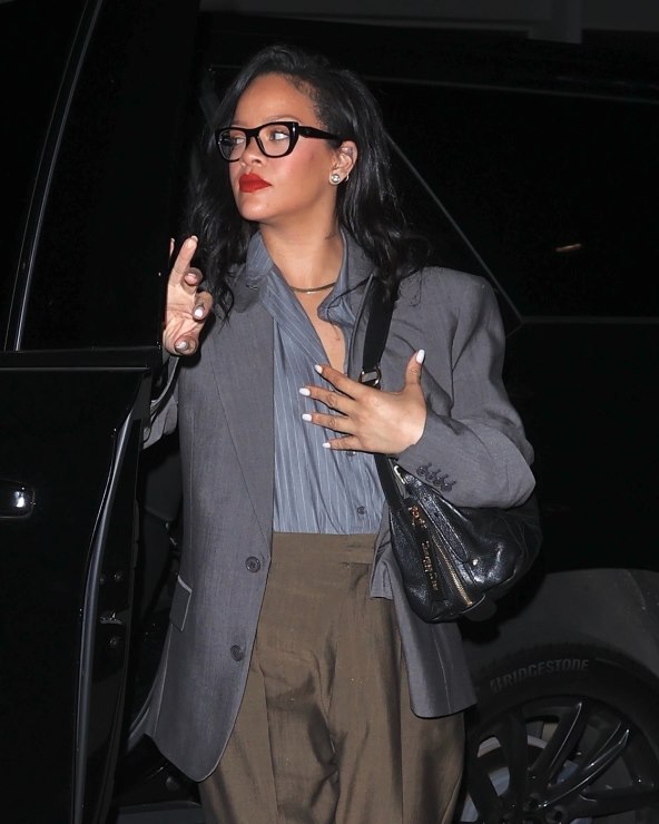 Rihanna i odličan poslovni stil odijevanja