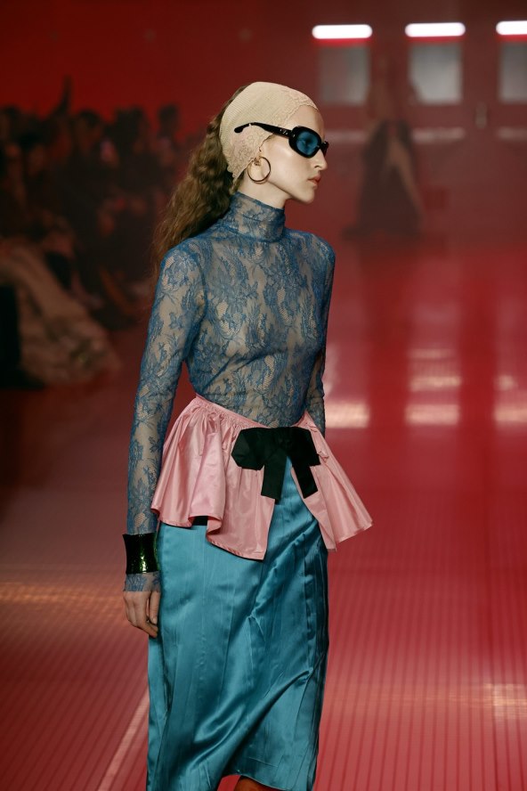 Valentino održao reviju za jesen 2025 u javnom WC