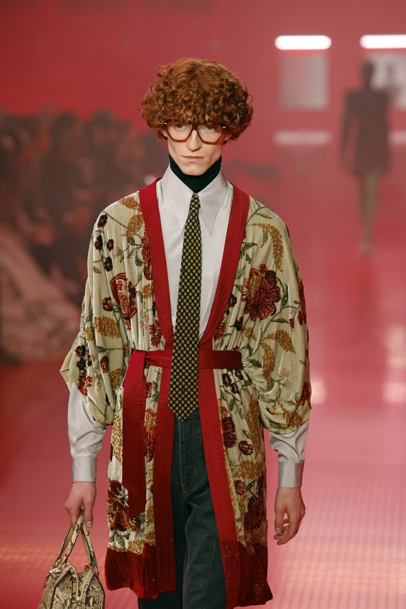 Valentino održao reviju za jesen 2025 u javnom WC