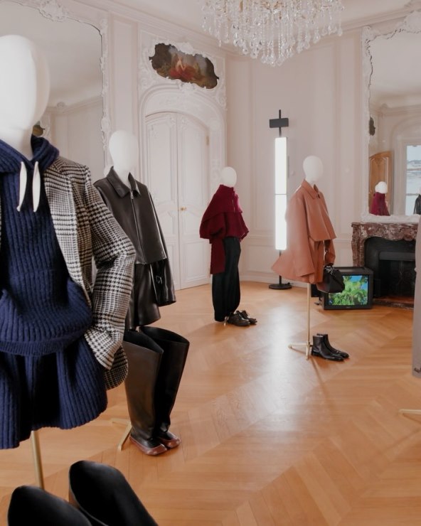 Loewe i Jonathan Anderson priredili odličnu modnu izložbu u Parizu