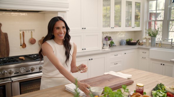 Virtualna kozmetička torbica Meghan Markle