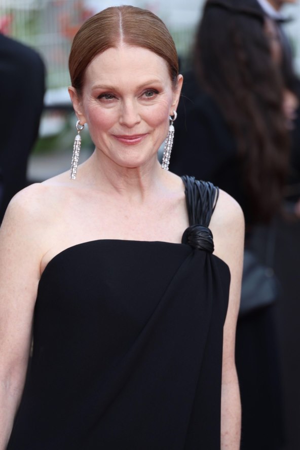 Julianne Moore u Cannesu nosila Bottega Veneta modu