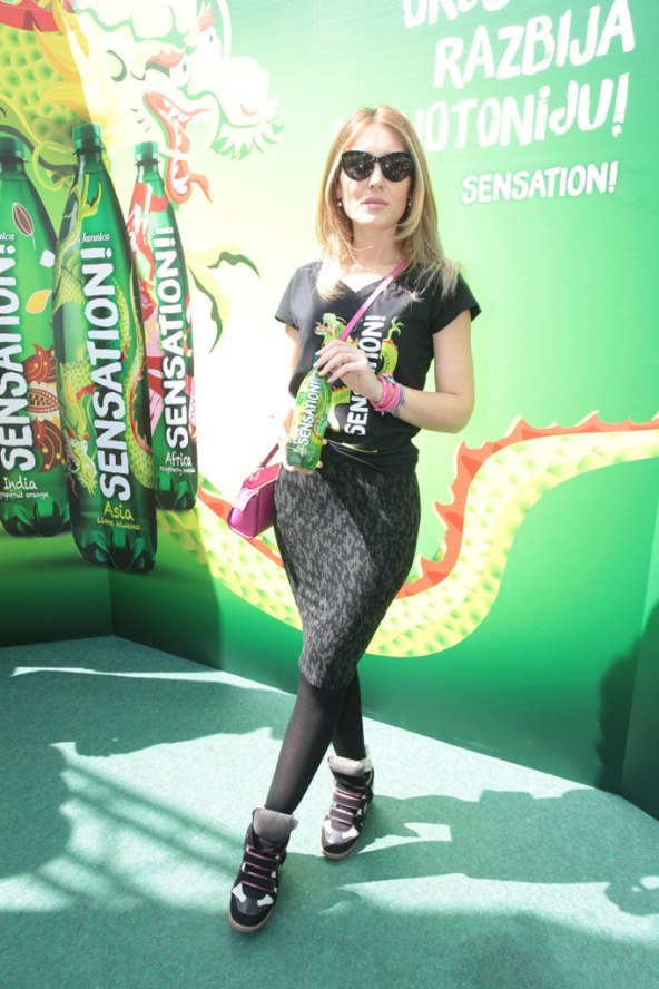 Senzacija na Cvjetnom trgu: Kineski zmaj i indijska plesačica rasplesali zagrebačku špicu